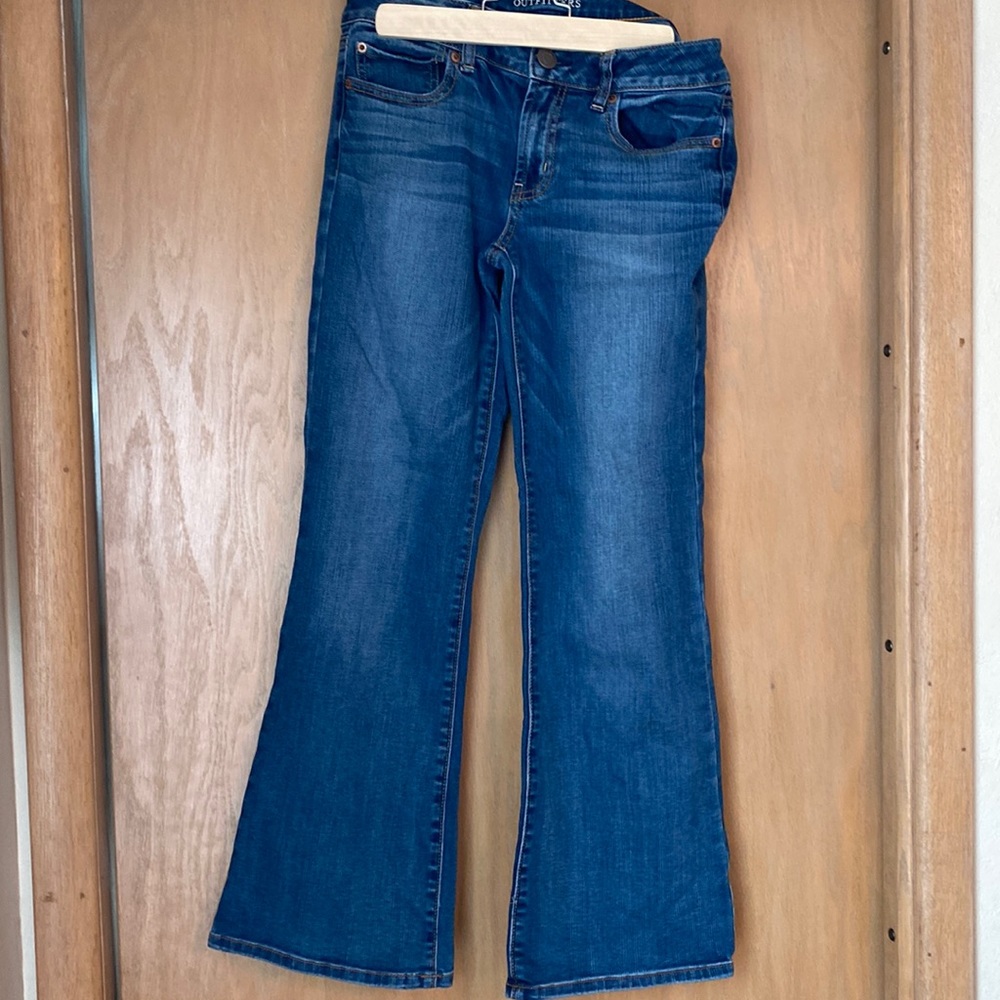American Eagle Favorite Boyfriend w/ bootcut size 8 jeans